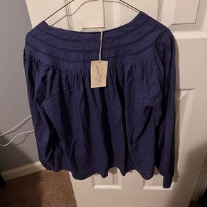 Women’s blouse size M